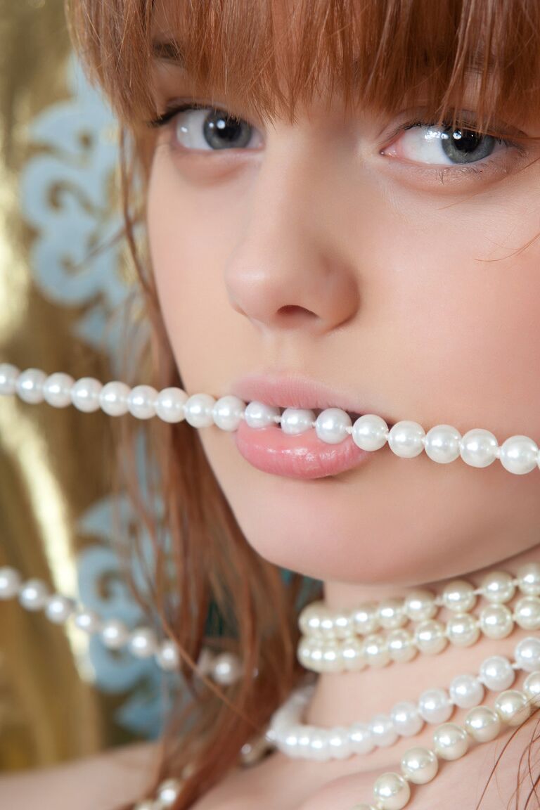 21P Met Art Amy A