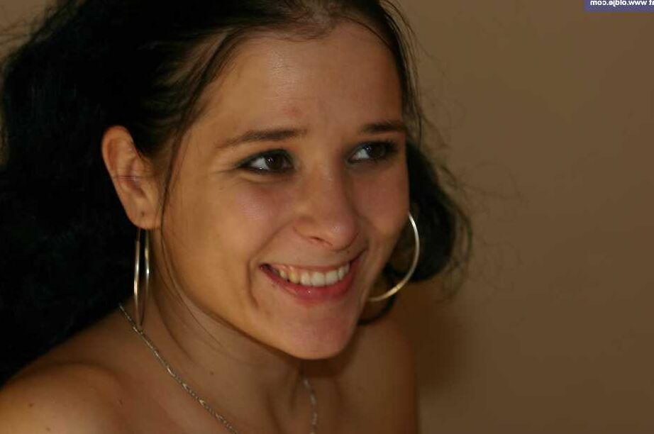 19P Hot amateur babe Kate fondles her nice juggs while getting banged by a daddy