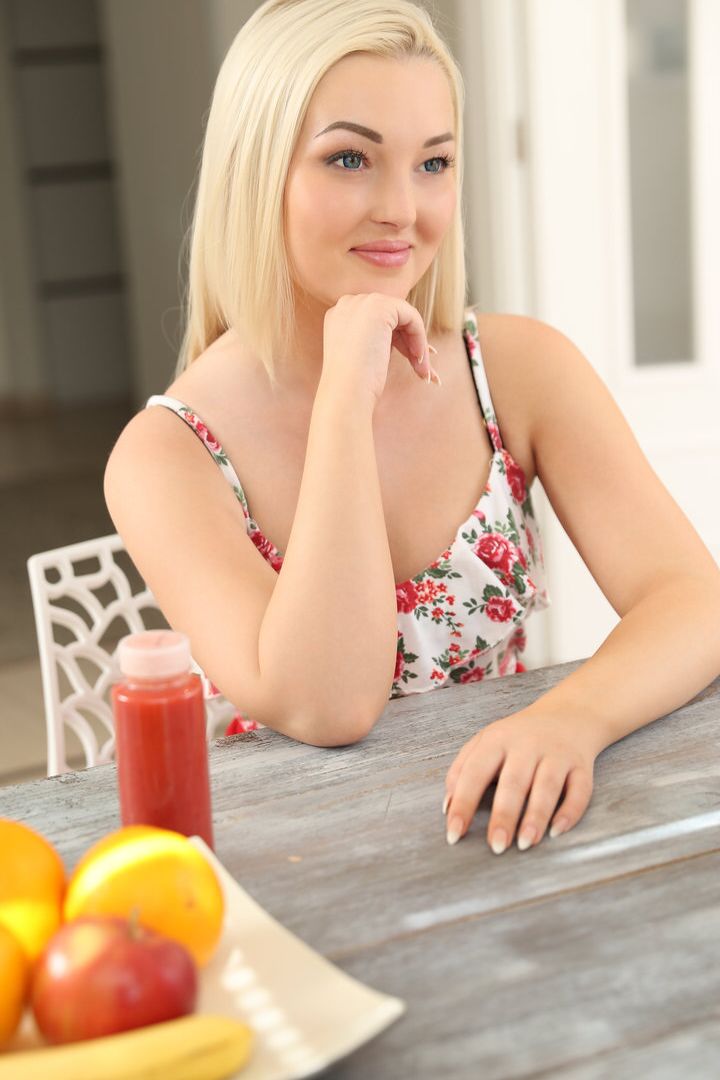 17P Beautiful lesbians engage in foot play while feeding each other fruit