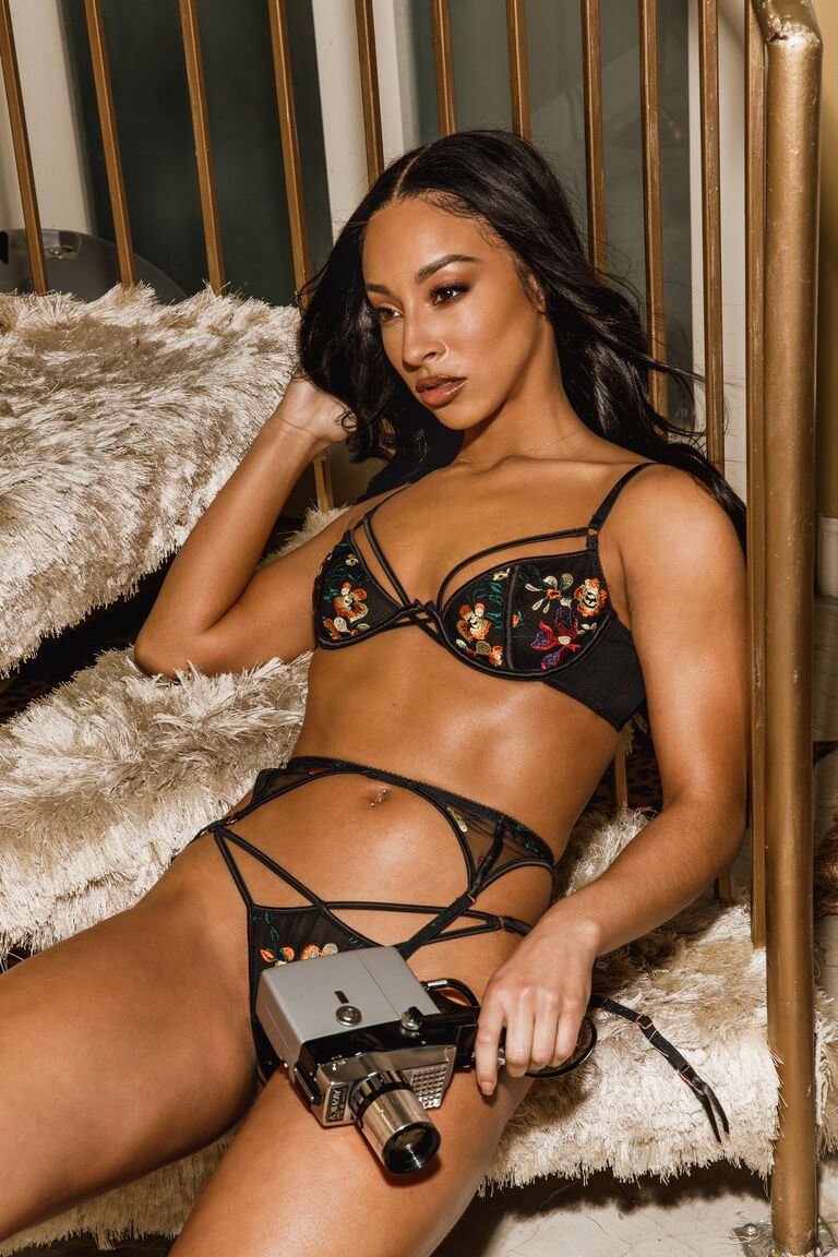 21P Vixen Oliver Flynn, Teanna Trump