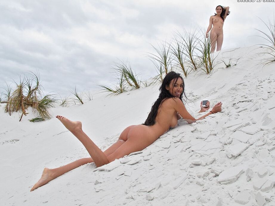 15P Lesbianas calientes Cassie Laine