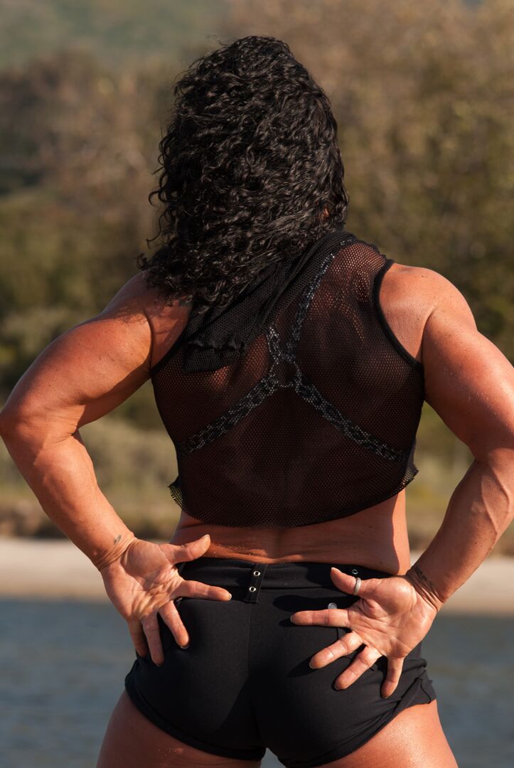 15P Muscularity Most Muscular on Beach