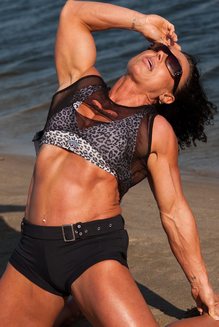 15P Muscularity Most Muscular on Beach
