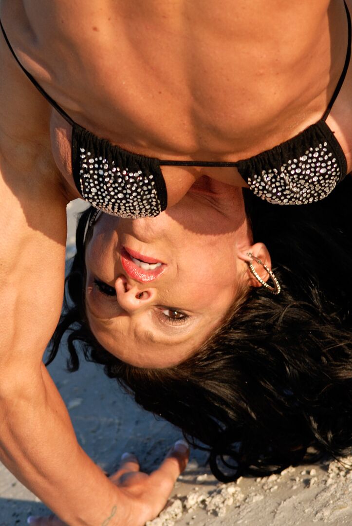 15P Muscularity Sparkles on Summer Day