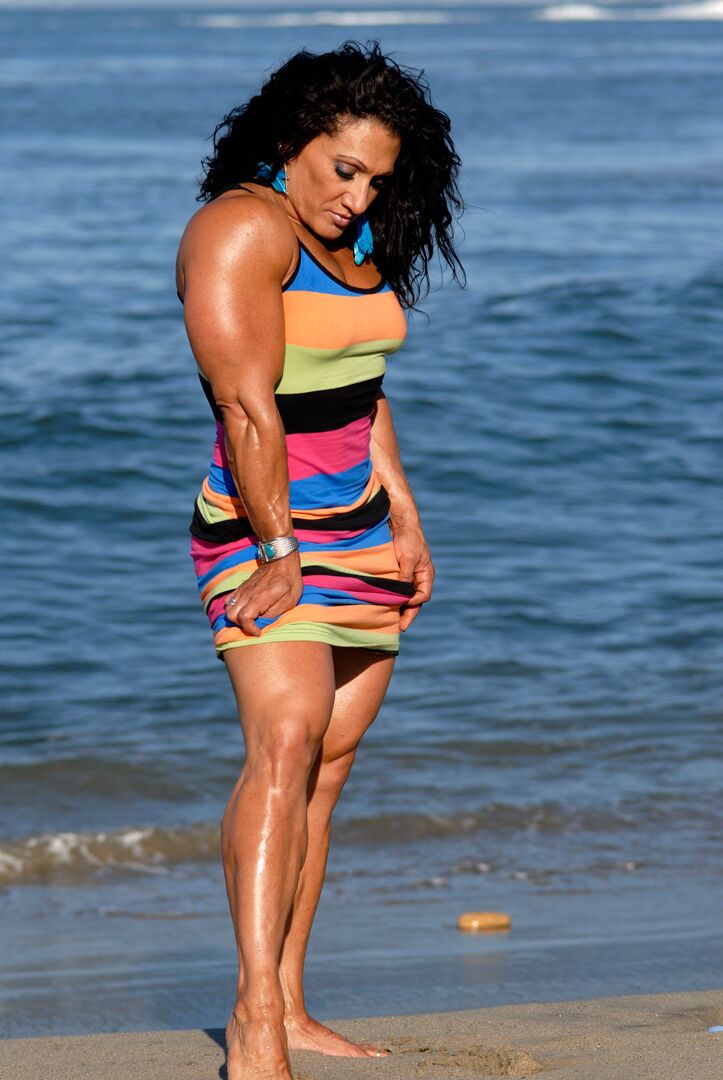 15P Muscularity Closeups and Flexing