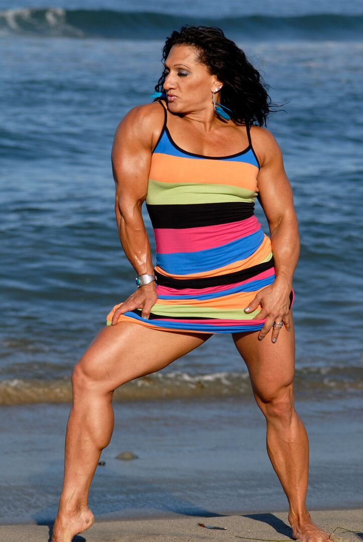 15P Muscularity Closeups and Flexing