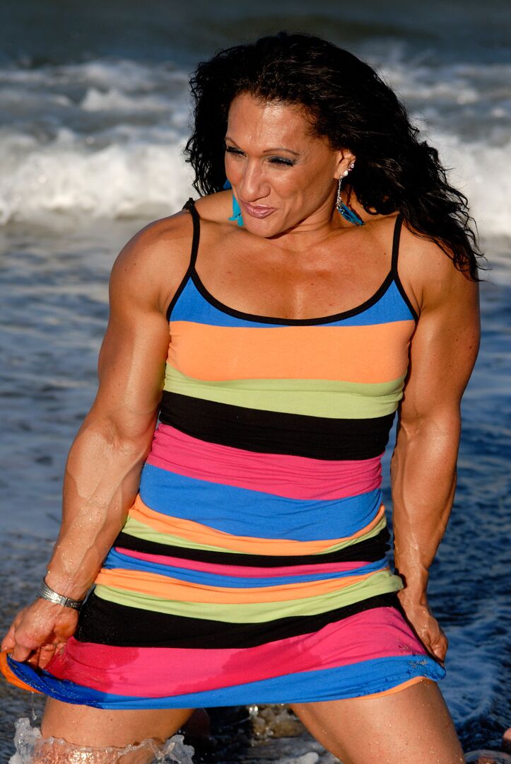 15P Muscularity Closeups and Flexing