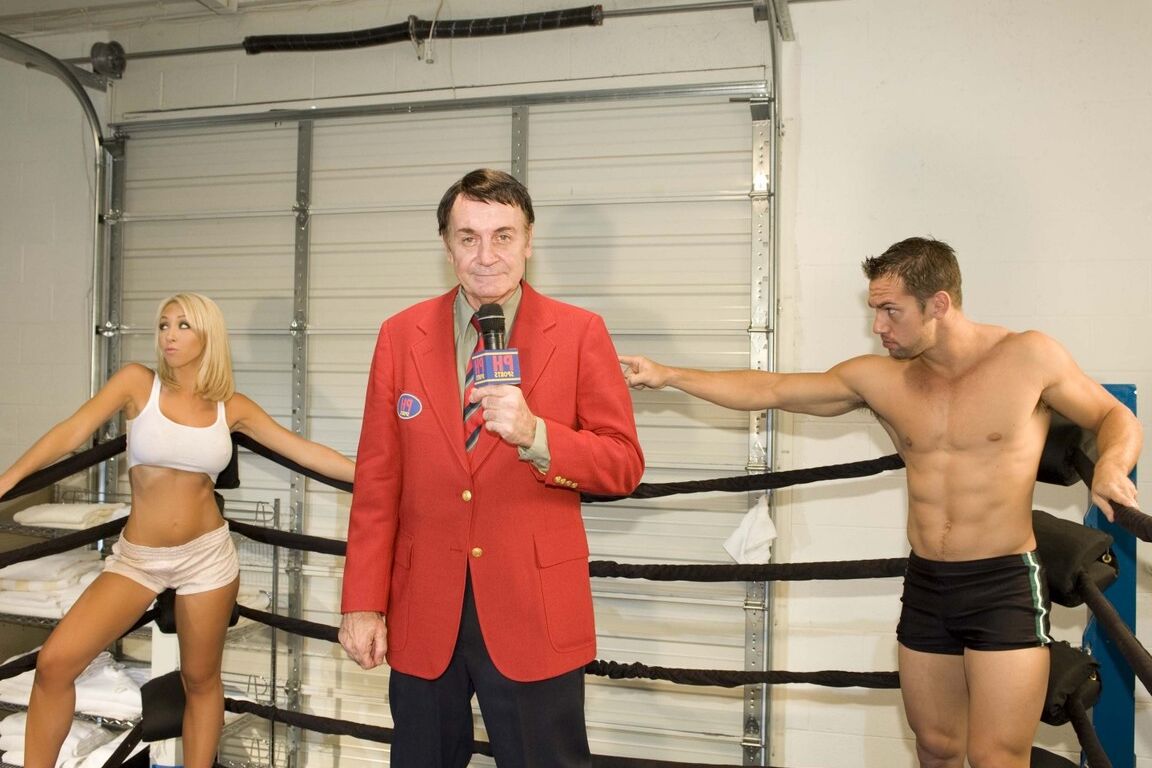 20P Centerfold-Boxerin Jessica Lynn reitet Schwanz im Ring