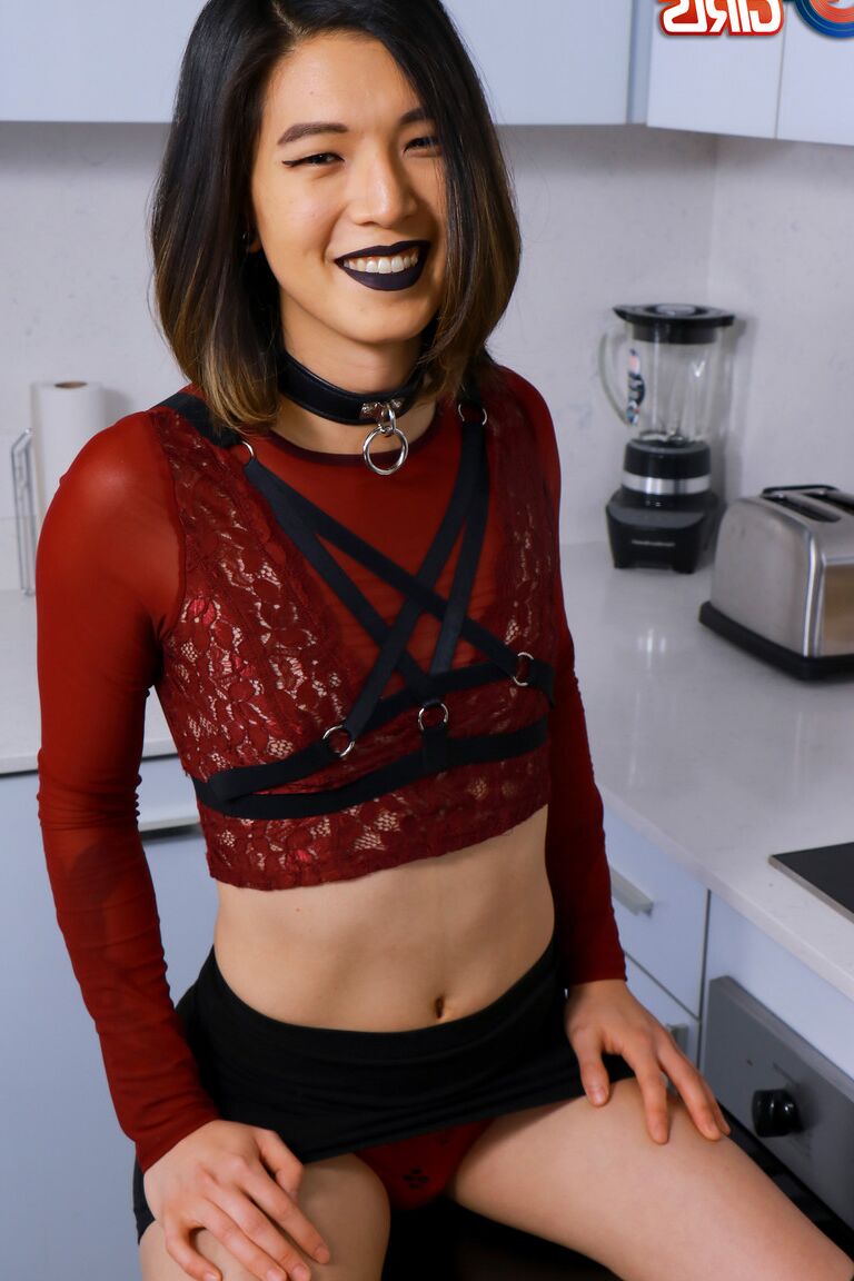 16P Grooby Meninas Alex Raven