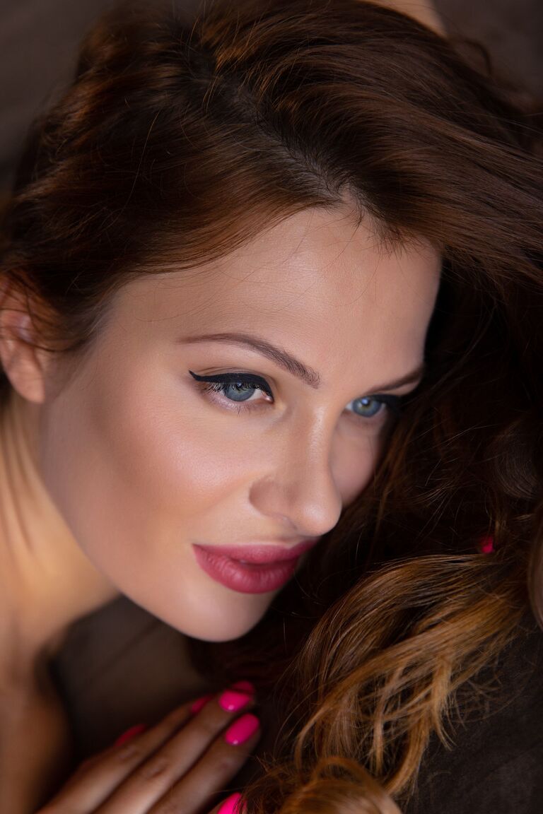 21P Conheceu Art Scarlett Queen