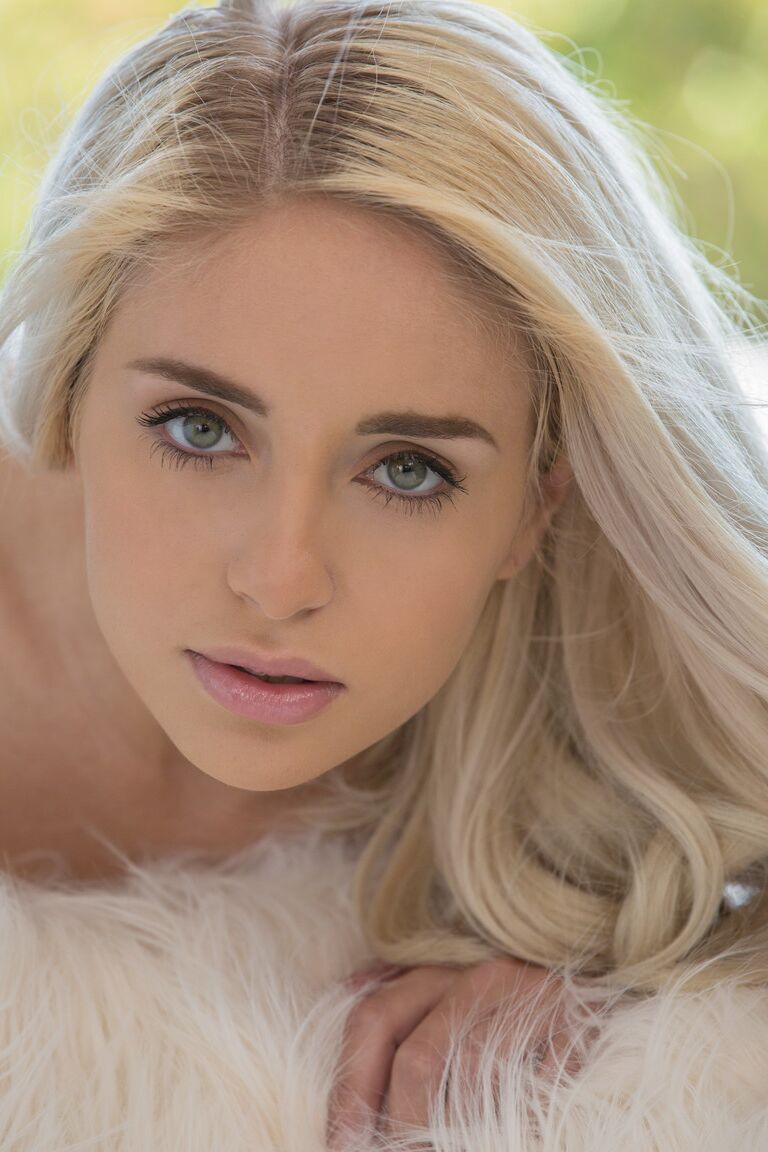21P Vixen Naomi Woods, Seth Gamble