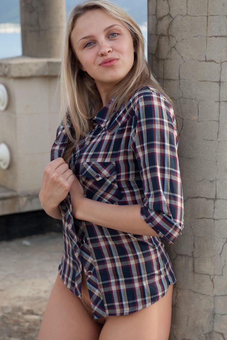 21P Amour Poilue Luciana A