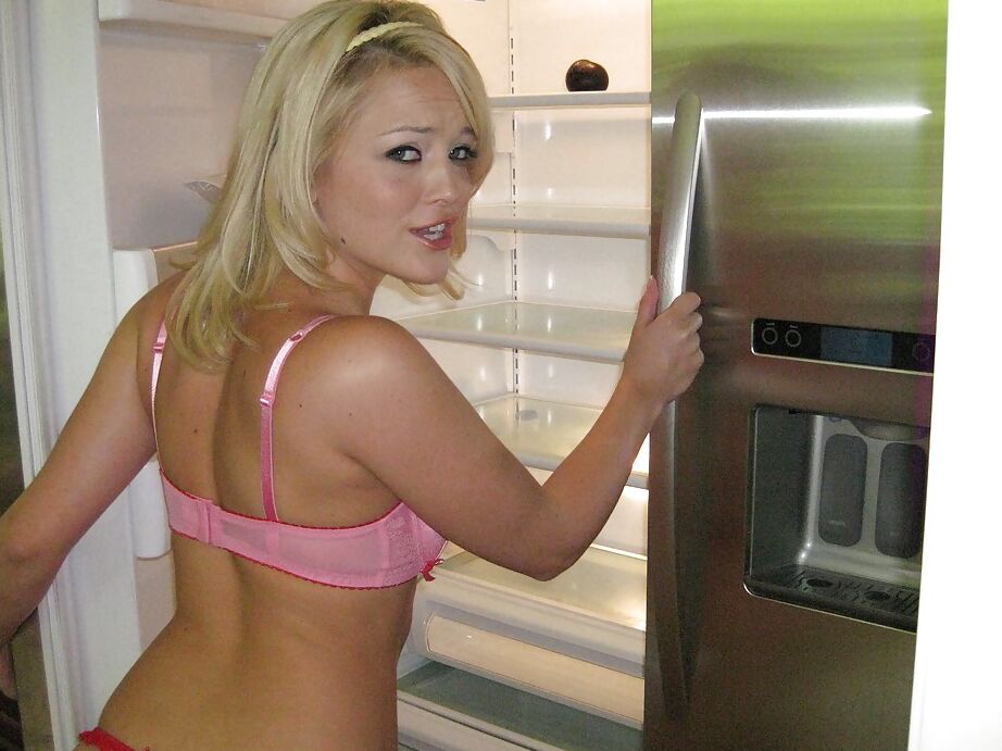 16P Amateur Teen Babe Alexis Texas posiert in Dessous und zeigt ihre Titten