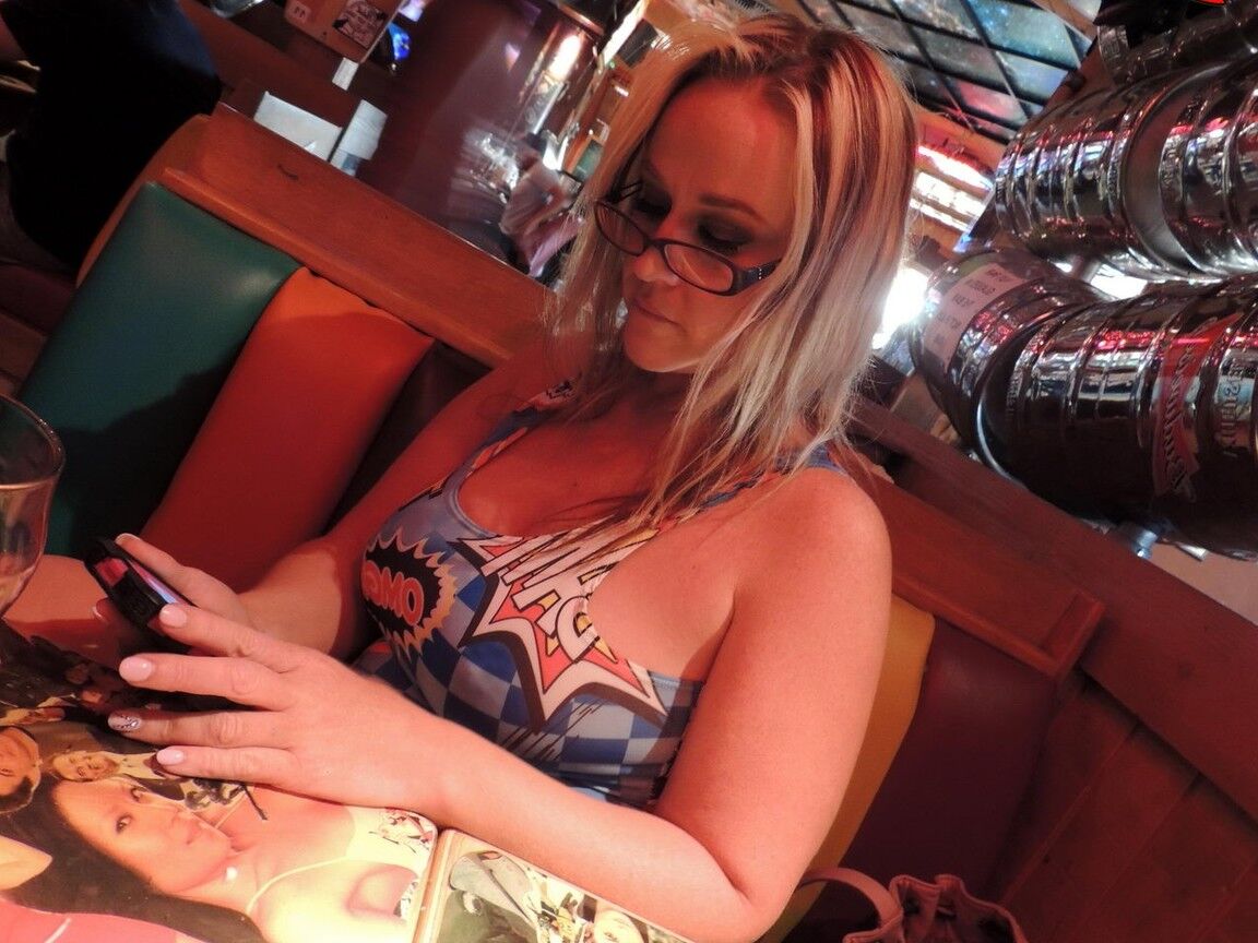 17P Amateur BBW Dee Siren sucks cock during a day of exposing herself in public