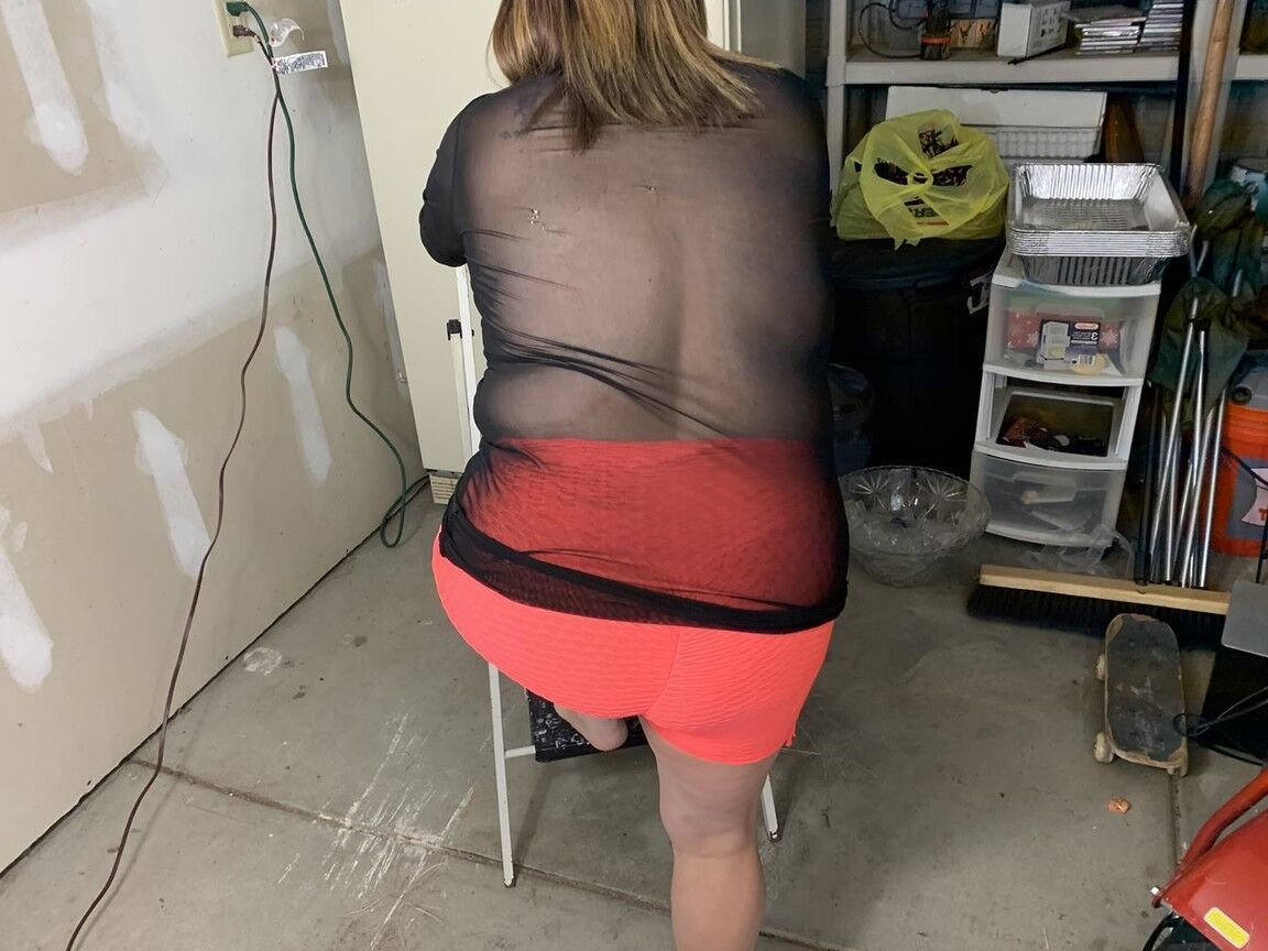 16P Gorda amadora Sexy Nebbw mostra a língua depois de mostrar sua bunda grande
