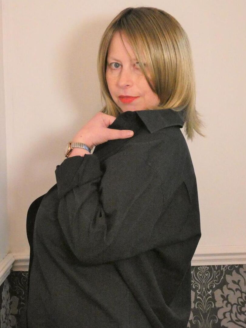 16P Posh Sophia amadora com excesso de peso mostra sua bunda grande e peitos