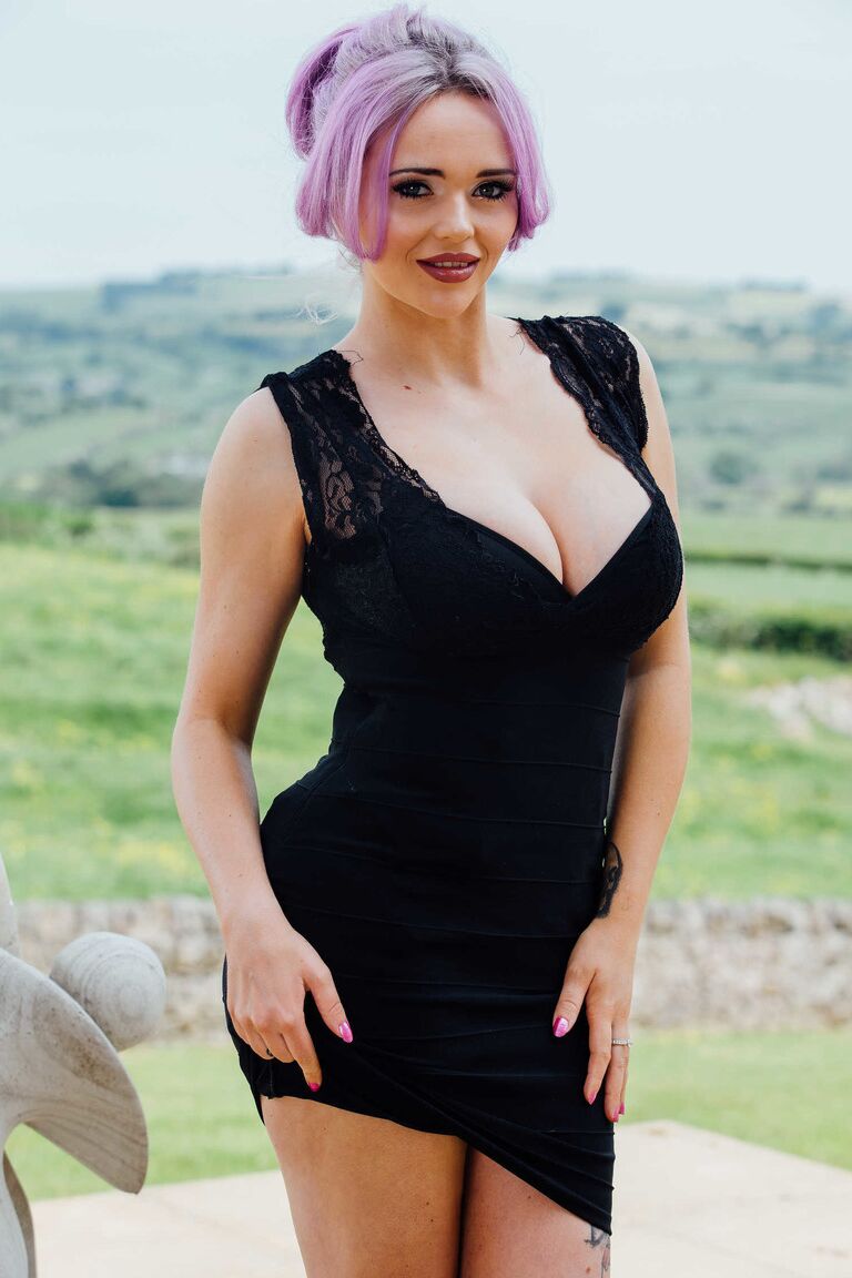 21P Dazzling British MILF Jasmine James flaunting her fake tits in nylons outdoors