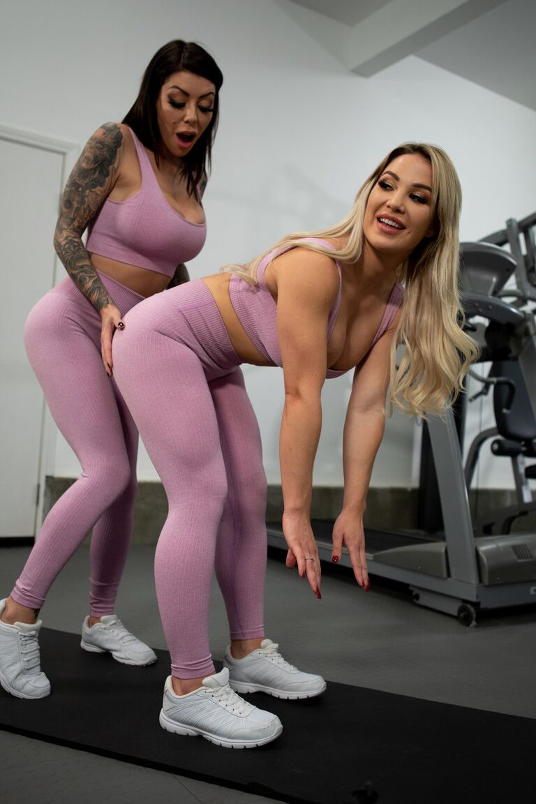 21P Peituda estrelas porno Karma Rx