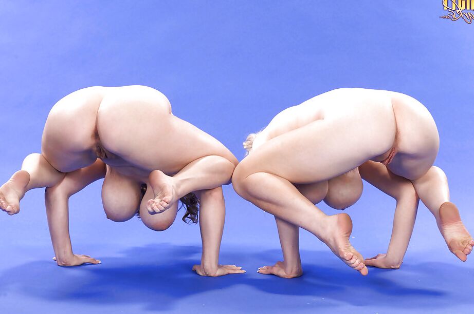 16P Leggy dykes Christy Marks and gf flaunt huge juggs with legs behind head