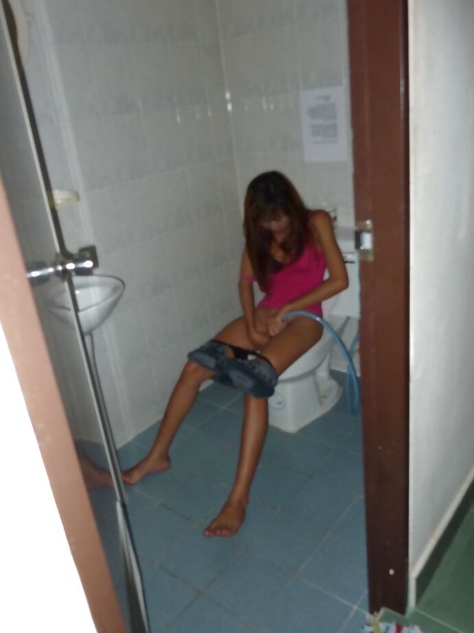 16P Thai female Pak parting bald cunt for penetration after giving tugjob