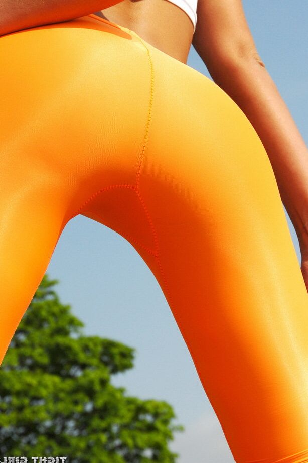 15P Chicas Apretadas Al Aire Libre Sin Desnudos