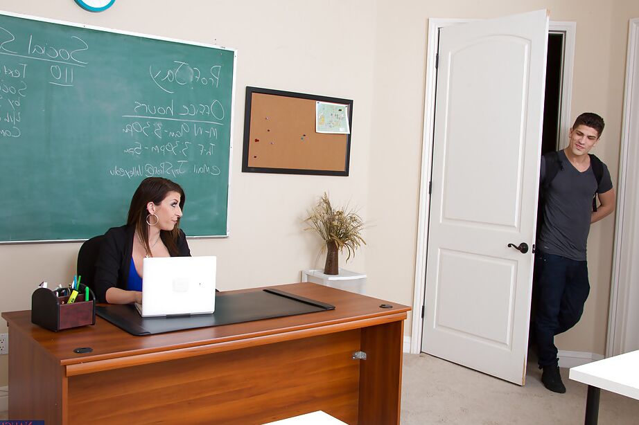 16P Reality milf Sara Jay is fucking with one of her students