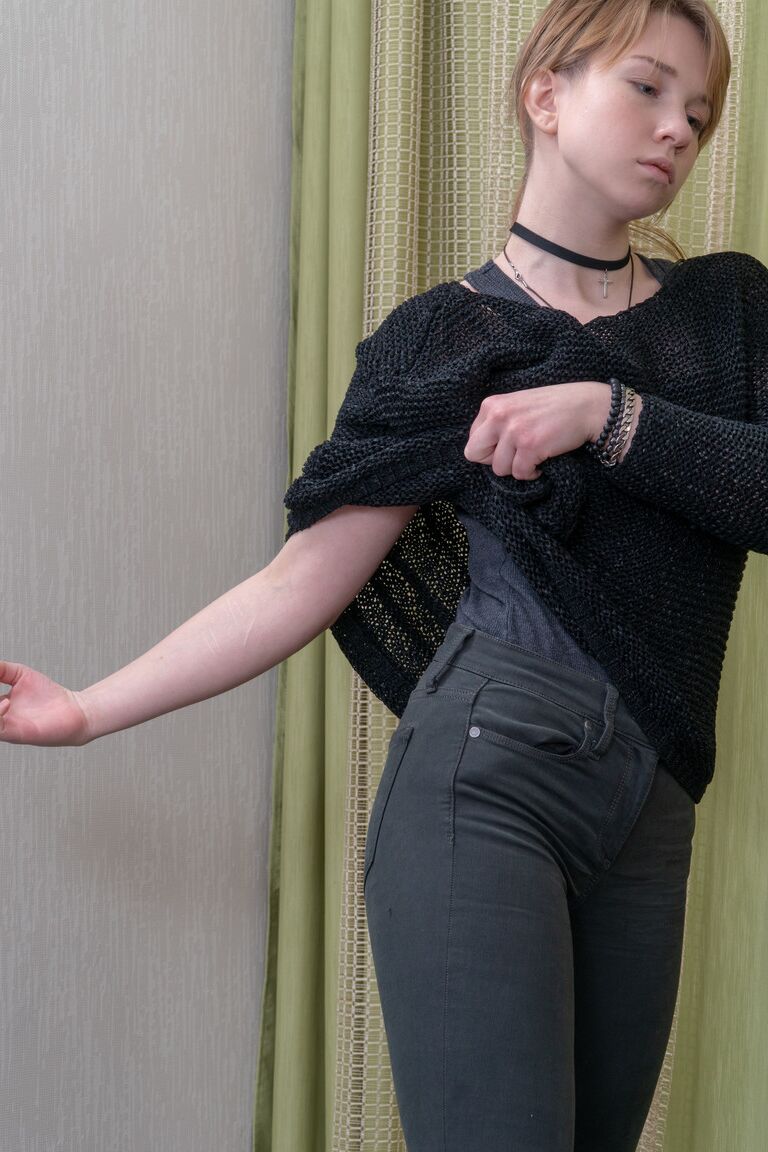 21P Teenage virgin Alice Klay getting boned and jizzed for the first time
