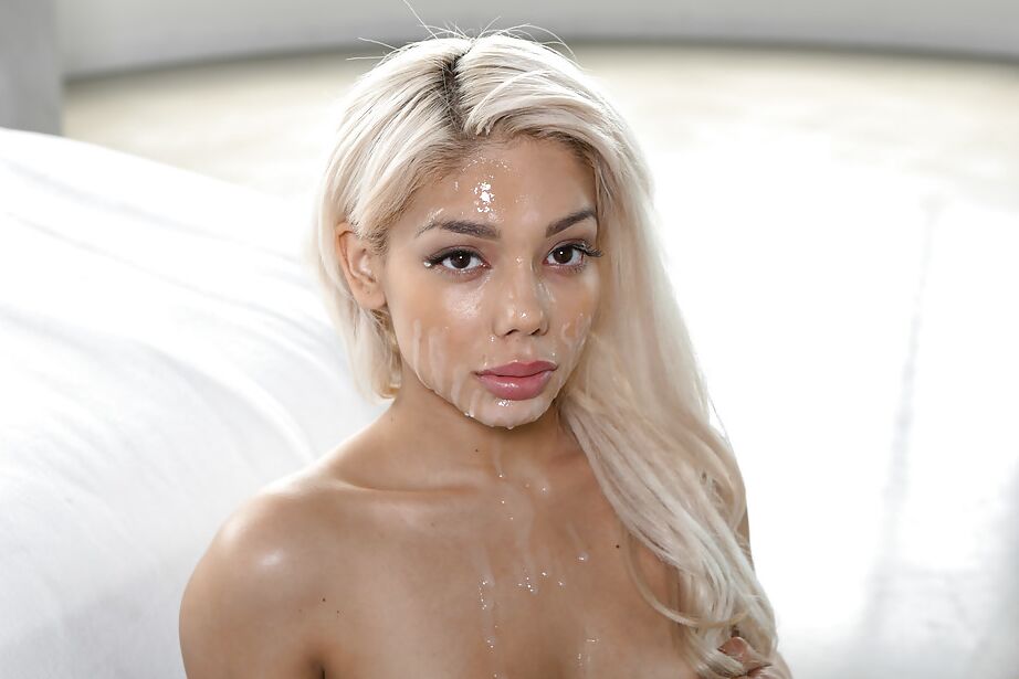 16P Loira Valentina Paradis pegando dedilhado hardcore e fodendo com a boceta careca