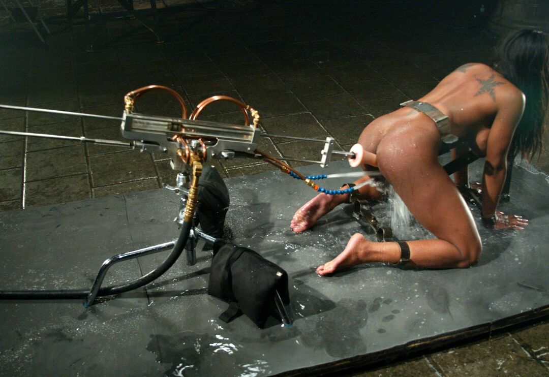 21P Bondage de agua Jada Fire