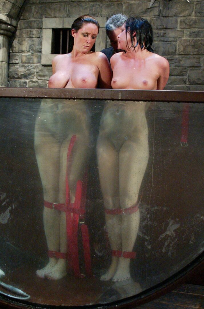 21P Wasser-Bondage Christina Carter, Julie Night