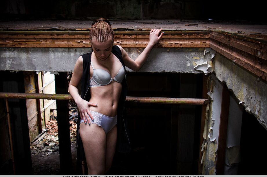16P Slender teen Sophia I stands naked after disrobing in an abandoned building