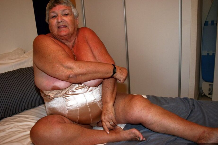 20P Fat British lady Grandma Libby masturbates while perusing a girly magazine