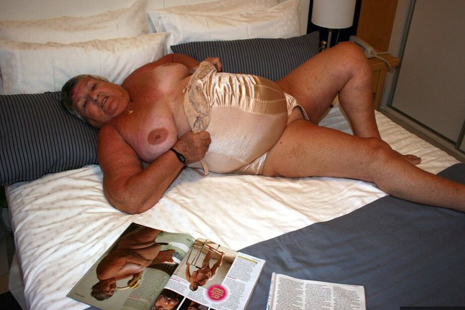 20P Fat British lady Grandma Libby masturbates while perusing a girly magazine