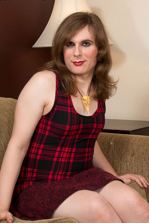 15P Lucy Sioux is a power bottom that has a big cock She stands 5'8&34 She loves