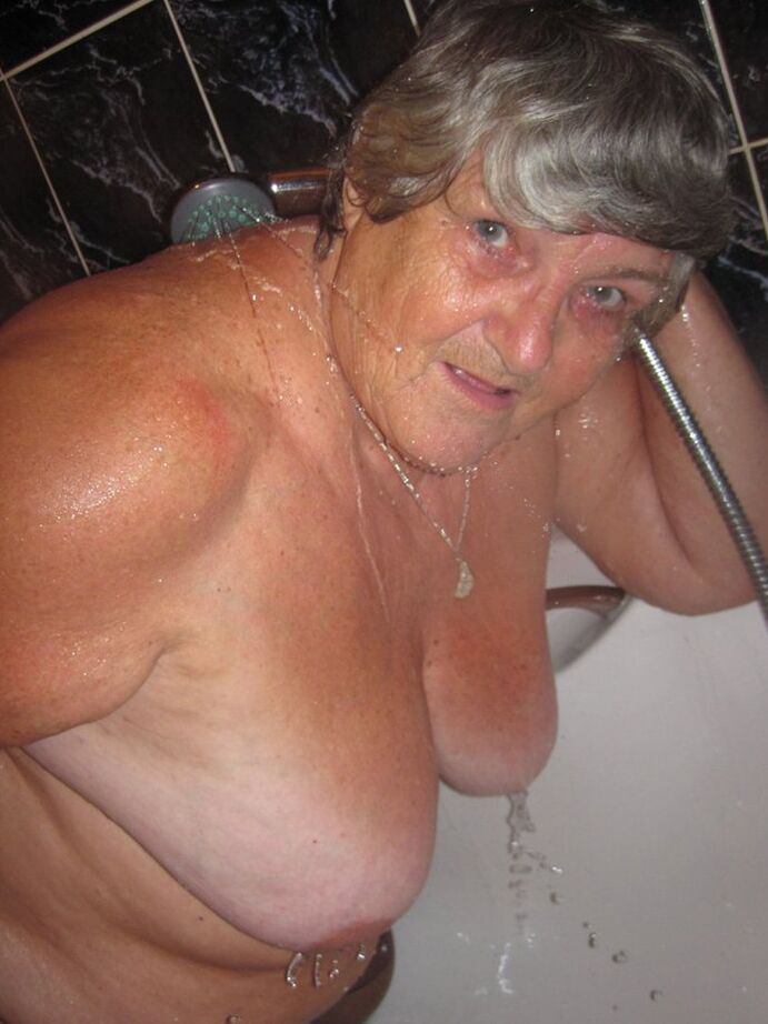 20P Obese nan Grandma Libby gets naked in stockings while in the shower