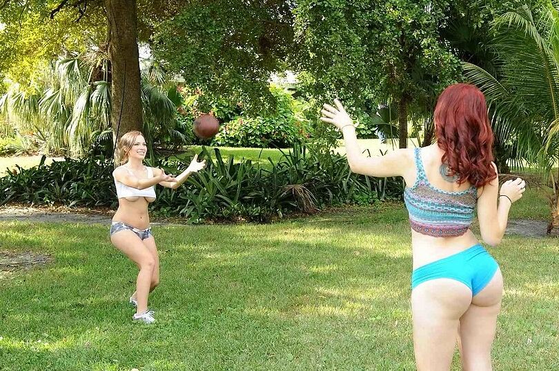 12P Fit putas em shorts com peitos grandes