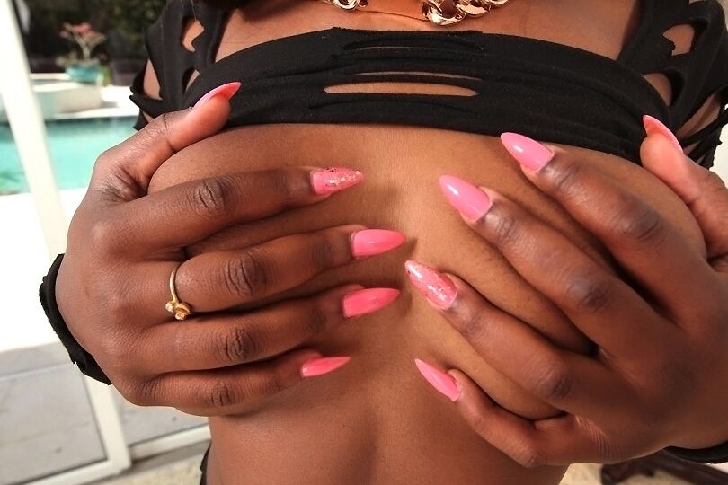 16P Cute ebony Amber shaking big ass and spreading shaved snatch