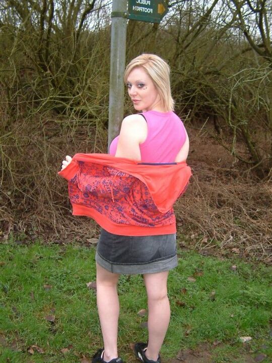12P Horny blonde toys her twat at the intersection of walking paths in the country