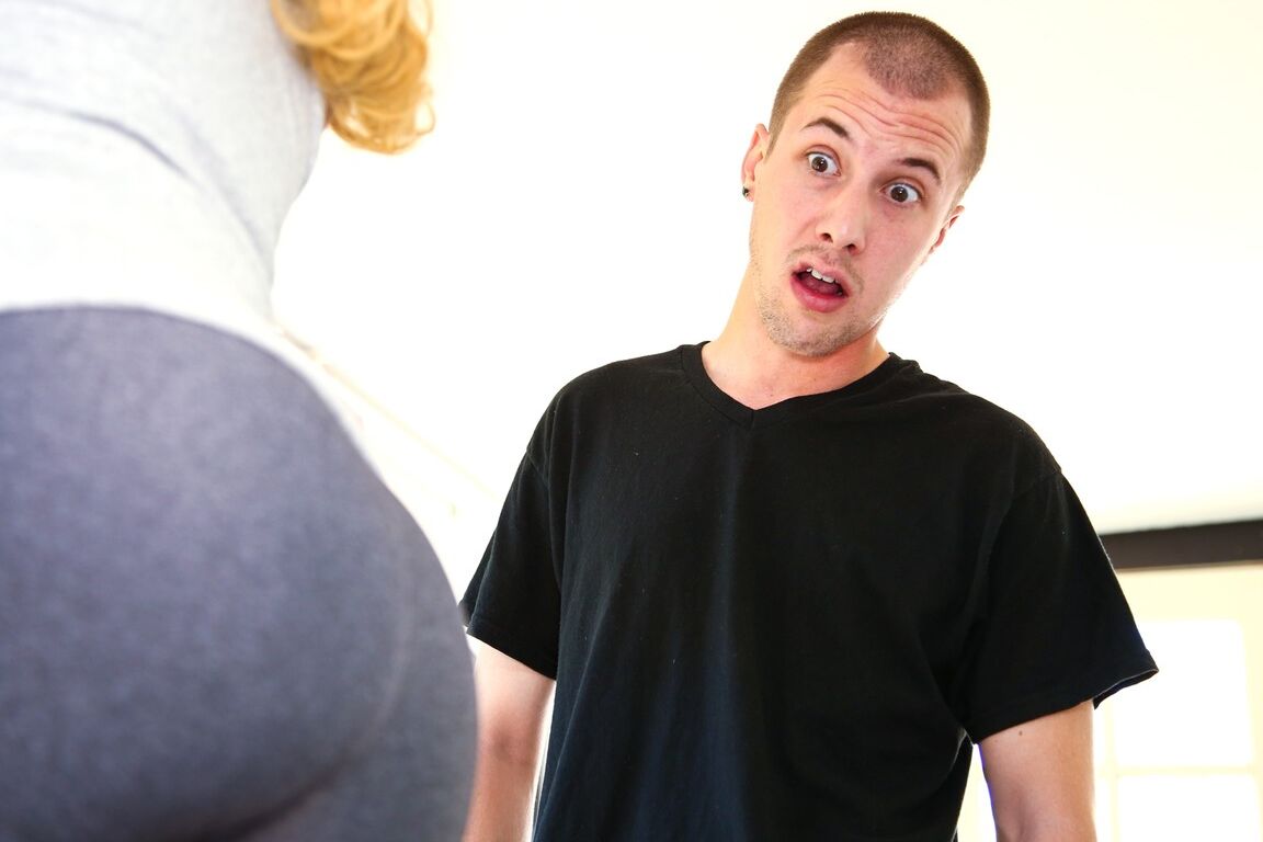 15P Hot cougar Alyssa Lynn gags on a dick while blowing a younger boy