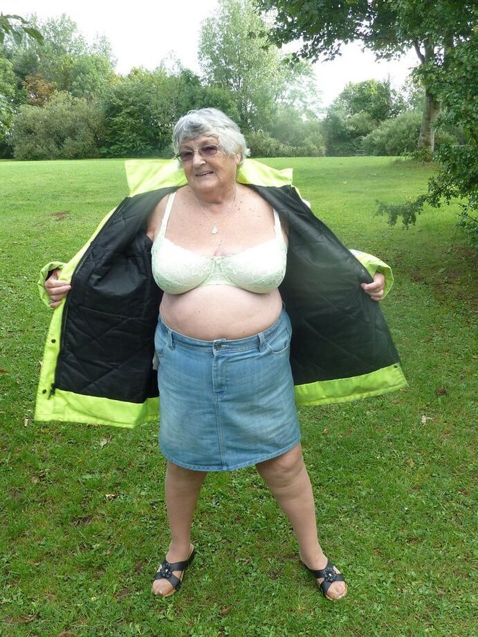 20P Fat British woman Grandma Libby exposes herself by a tree in a park