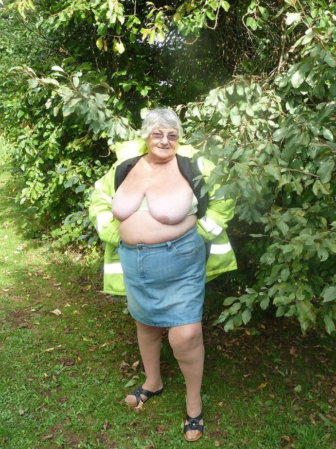 20P Fat British woman Grandma Libby exposes herself by a tree in a park