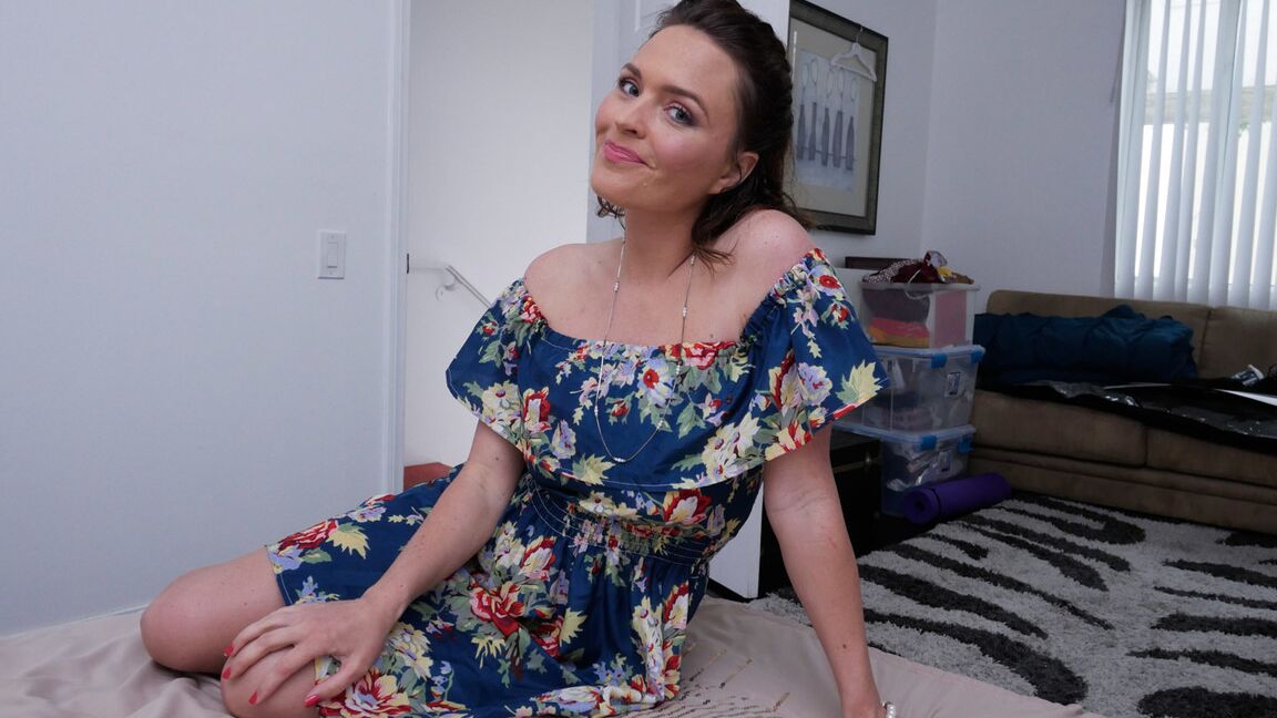 17P Brunette MILF with playful eyes scored by stepson in his big bed
