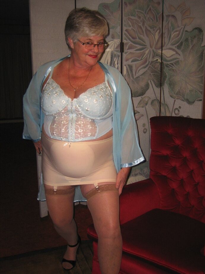 20P Obese nan Girdle Goddess uncrosses nylon clad legs to expose her twat
