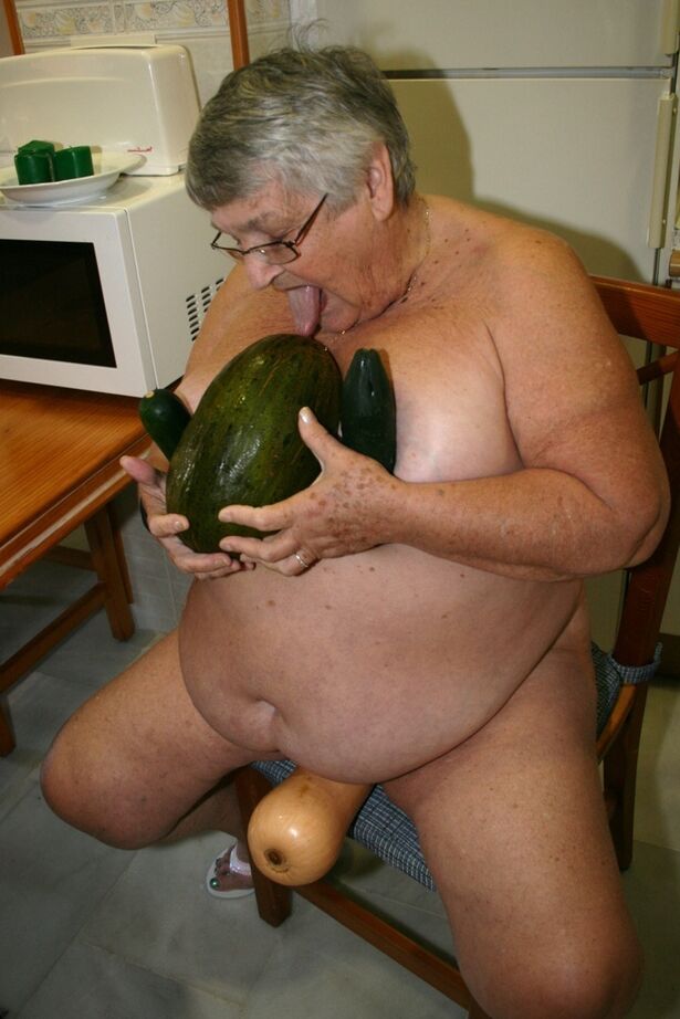 20P Obese UK nan Grandma Libby gets totally naked while playing with veggies
