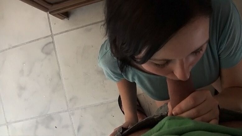 16P Cheap hooker Mandi Myers gets jizz in her eye after a POV blowjob