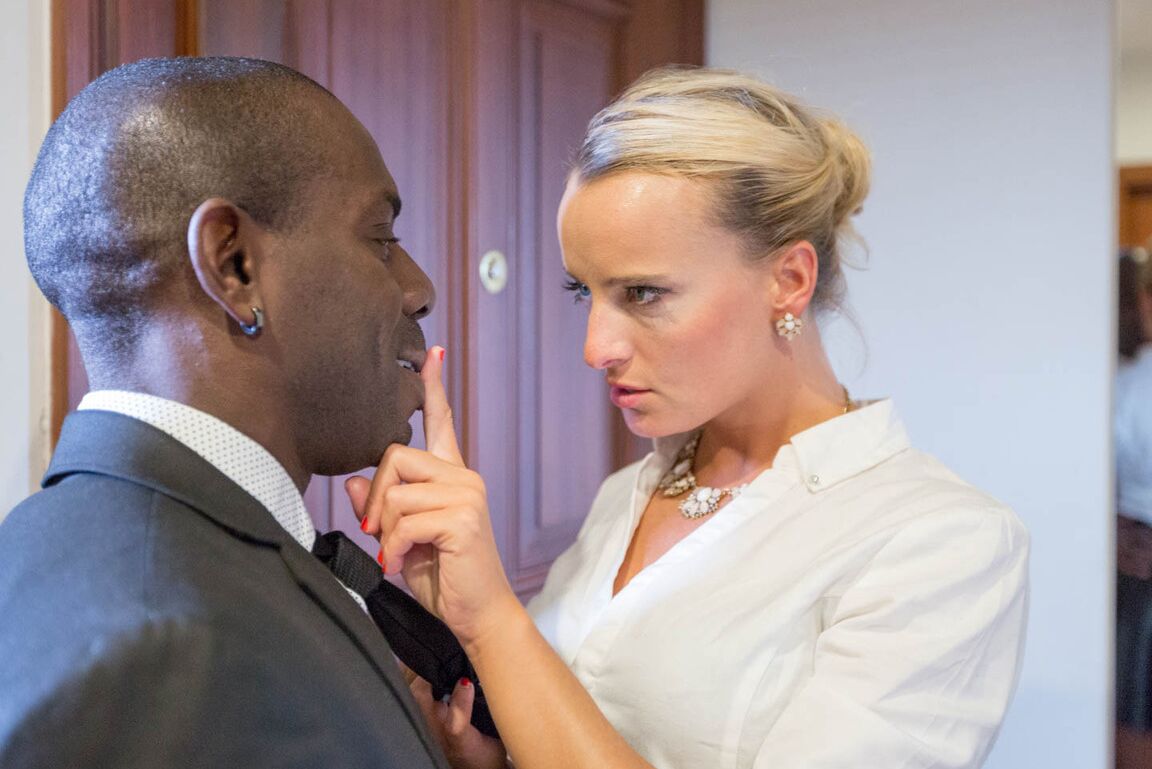 Die 12P-Blondine Victoria Pure lutscht vor dem Analfick einen BBC