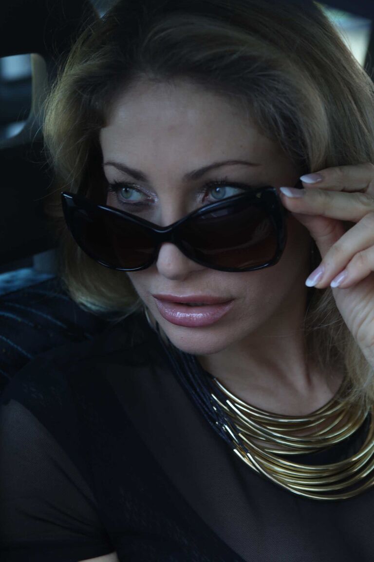 21P Italiana MILF Vittoria Risi ensina a adolescente Anita Bellini como chupar e foder