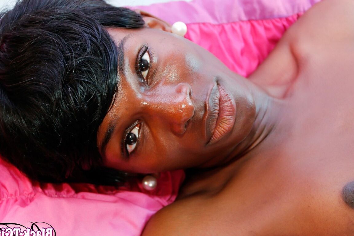 16P Preto TGirls Victoria