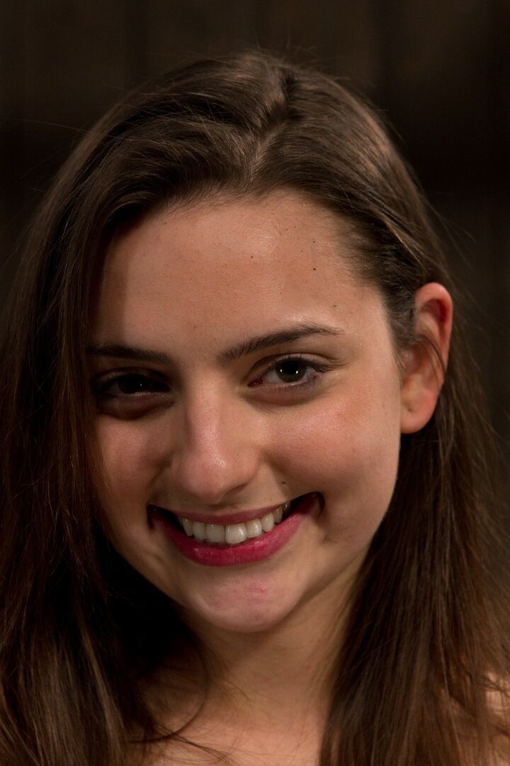 21P Ísis Amor