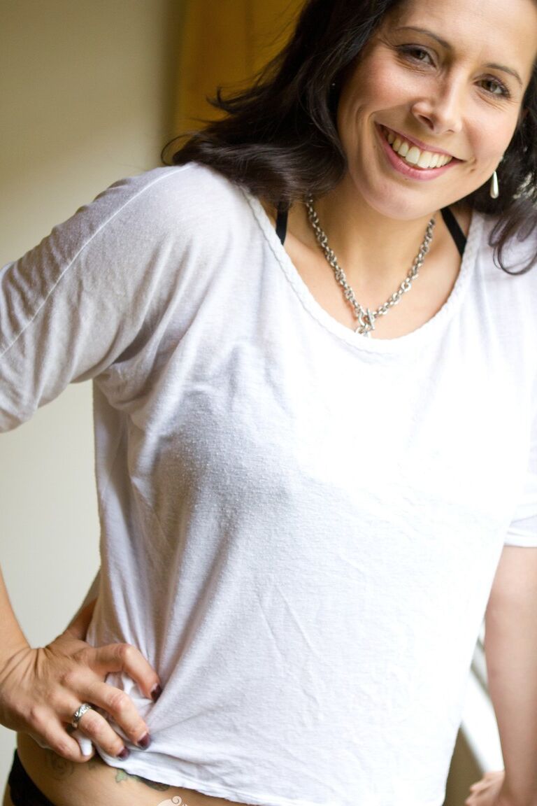 17P 裸の体を披露する巨乳の黒髪美女ジェイド・ウィンターズ